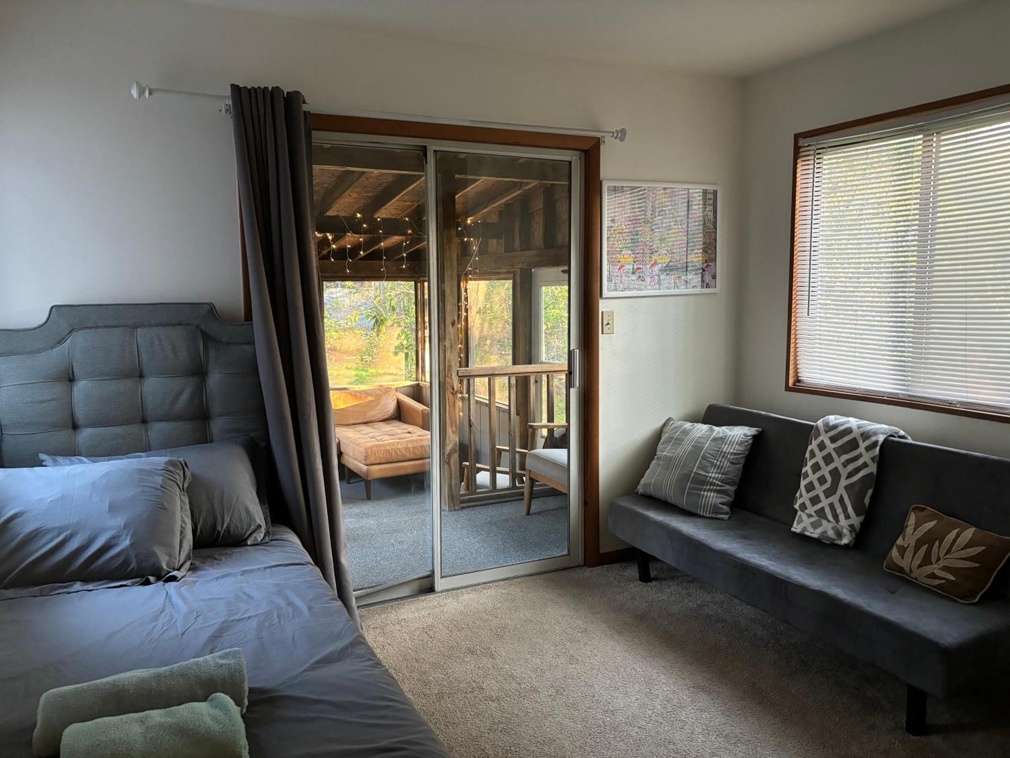 Ambiance - King Bed Cabin, Jetted-Tub & Fireplace Tobyhanna Екстериор снимка